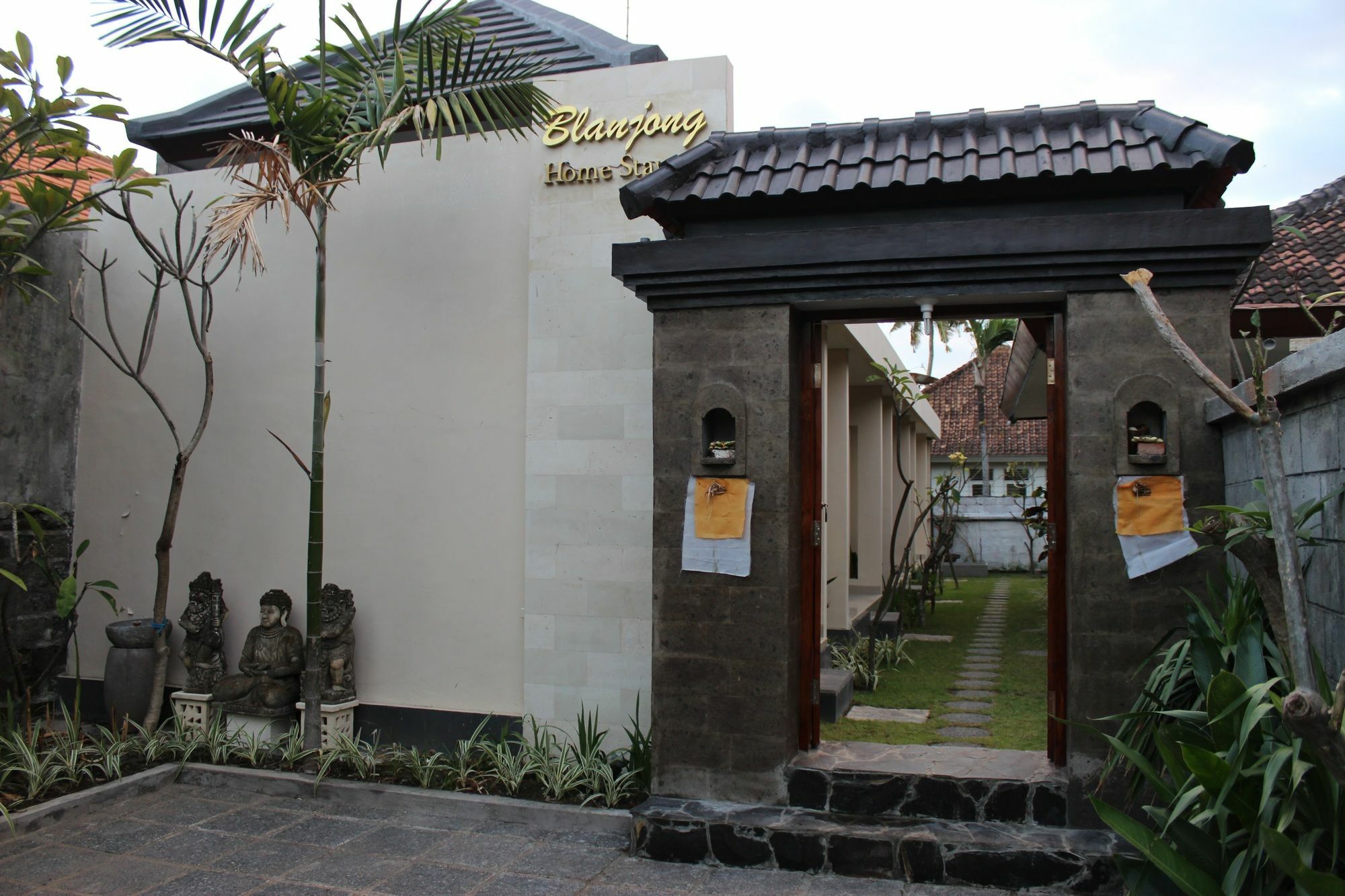 Blanjong Homestay By Ecommerceloka Санур Экстерьер фото